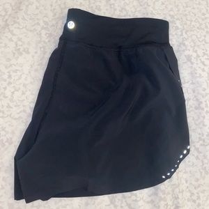 BRAND NEW NEVER WORN- Lulu find your pace shorts